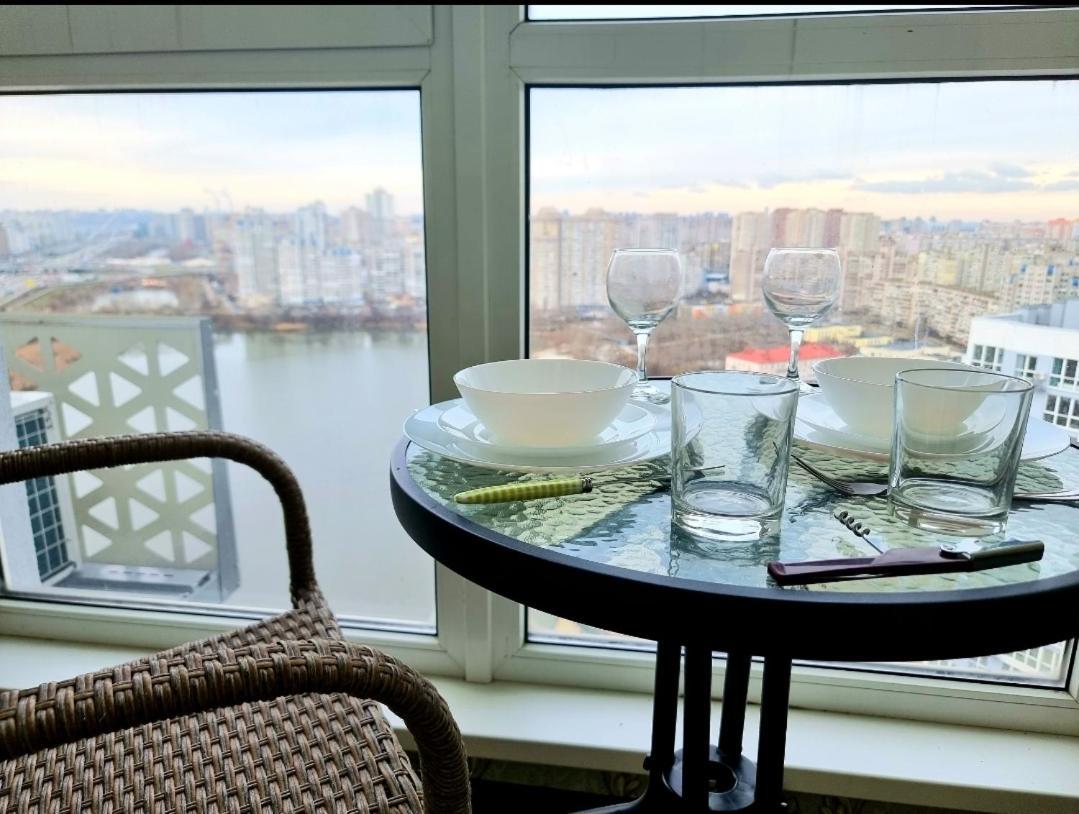 Your! Panoramic View Of The Lake! キエフ エクステリア 写真